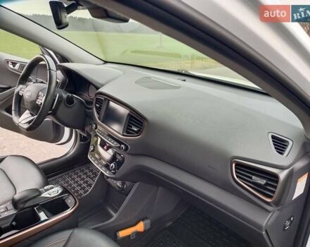 Белый Хендай Ioniq, объемом двигателя 0 л и пробегом 102 тыс. км за 12650 $, фото 21 на Automoto.ua