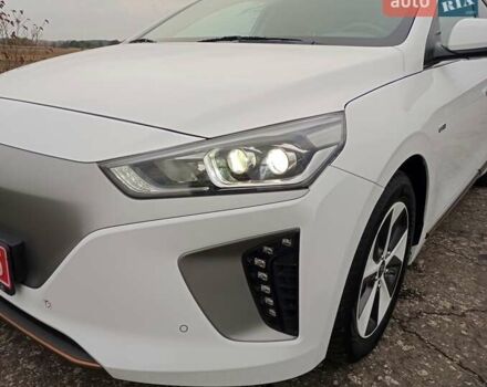 Белый Хендай Ioniq, объемом двигателя 0 л и пробегом 102 тыс. км за 12650 $, фото 47 на Automoto.ua