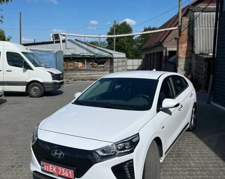 Білий Хендай Ioniq, об'ємом двигуна 0 л та пробігом 87 тис. км за 13800 $, фото 5 на Automoto.ua