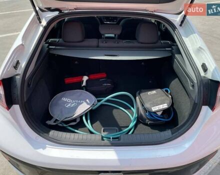 Білий Хендай Ioniq, об'ємом двигуна 0 л та пробігом 158 тис. км за 12700 $, фото 15 на Automoto.ua