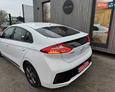 Белый Хендай Ioniq, объемом двигателя 0 л и пробегом 156 тыс. км за 11600 $, фото 9 на Automoto.ua