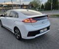 Белый Хендай Ioniq, объемом двигателя 1.6 л и пробегом 105 тыс. км за 14500 $, фото 2 на Automoto.ua