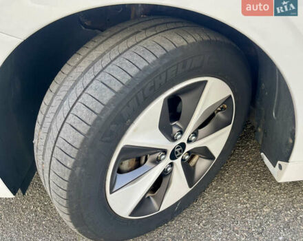 Белый Хендай Ioniq, объемом двигателя 0 л и пробегом 87 тыс. км за 17000 $, фото 31 на Automoto.ua