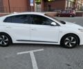 Белый Хендай Ioniq, объемом двигателя 1.6 л и пробегом 105 тыс. км за 14500 $, фото 4 на Automoto.ua