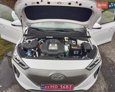 Белый Хендай Ioniq, объемом двигателя 0 л и пробегом 118 тыс. км за 11850 $, фото 47 на Automoto.ua
