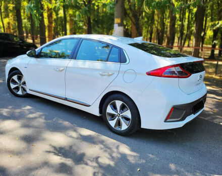 Білий Хендай Ioniq, об'ємом двигуна 0 л та пробігом 232 тис. км за 10999 $, фото 16 на Automoto.ua