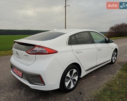Белый Хендай Ioniq, объемом двигателя 0 л и пробегом 102 тыс. км за 12650 $, фото 8 на Automoto.ua