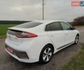 Белый Хендай Ioniq, объемом двигателя 0 л и пробегом 102 тыс. км за 12650 $, фото 8 на Automoto.ua