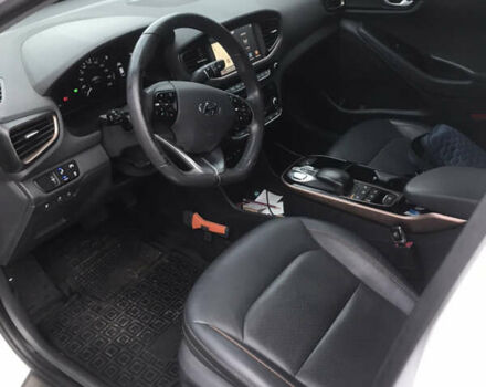 Білий Хендай Ioniq, об'ємом двигуна 0 л та пробігом 124 тис. км за 13500 $, фото 7 на Automoto.ua