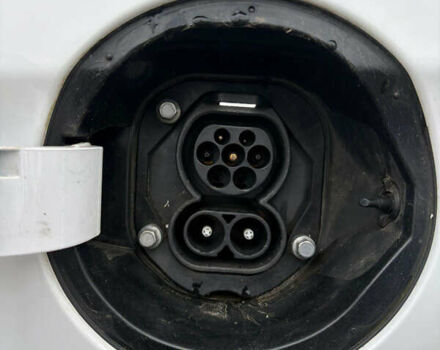 Белый Хендай Ioniq, объемом двигателя 0 л и пробегом 70 тыс. км за 10300 $, фото 13 на Automoto.ua