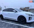 Белый Хендай Ioniq, объемом двигателя 0 л и пробегом 63 тыс. км за 14000 $, фото 2 на Automoto.ua