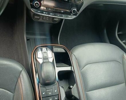 Белый Хендай Ioniq, объемом двигателя 0 л и пробегом 230 тыс. км за 10097 $, фото 5 на Automoto.ua