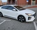 Белый Хендай Ioniq, объемом двигателя 1.6 л и пробегом 105 тыс. км за 14500 $, фото 3 на Automoto.ua