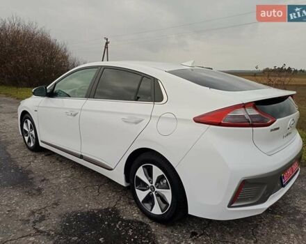 Белый Хендай Ioniq, объемом двигателя 0 л и пробегом 118 тыс. км за 11850 $, фото 3 на Automoto.ua