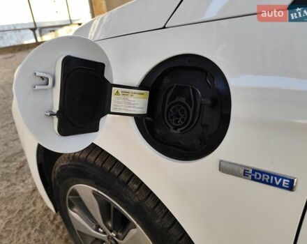 Білий Хендай Ioniq, об'ємом двигуна 1.58 л та пробігом 208 тис. км за 15100 $, фото 14 на Automoto.ua