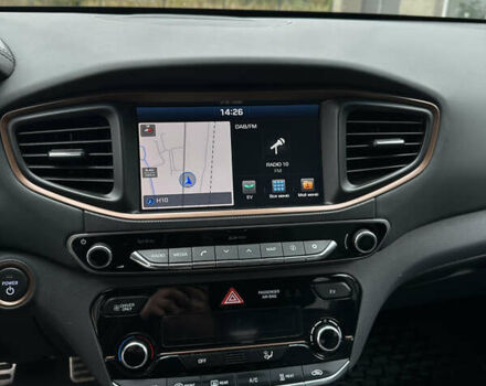 Белый Хендай Ioniq, объемом двигателя 0 л и пробегом 160 тыс. км за 11850 $, фото 23 на Automoto.ua