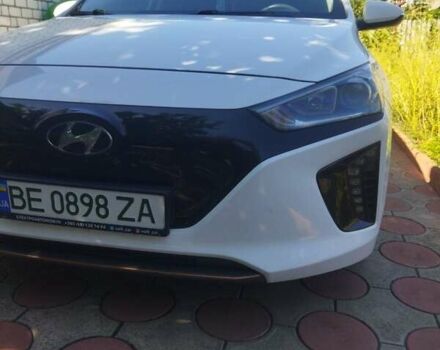 Белый Хендай Ioniq, объемом двигателя 0 л и пробегом 140 тыс. км за 13700 $, фото 5 на Automoto.ua