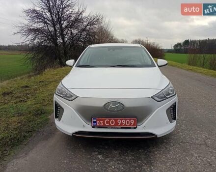 Белый Хендай Ioniq, объемом двигателя 0 л и пробегом 102 тыс. км за 12650 $, фото 2 на Automoto.ua