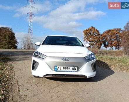Белый Хендай Ioniq, объемом двигателя 0 л и пробегом 119 тыс. км за 12700 $, фото 4 на Automoto.ua