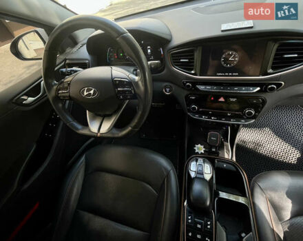 Белый Хендай Ioniq, объемом двигателя 0 л и пробегом 87 тыс. км за 17000 $, фото 41 на Automoto.ua