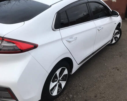 Білий Хендай Ioniq, об'ємом двигуна 0 л та пробігом 124 тис. км за 13500 $, фото 4 на Automoto.ua
