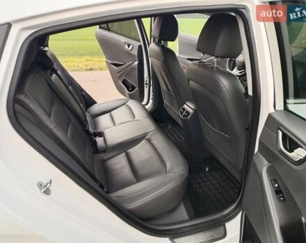 Белый Хендай Ioniq, объемом двигателя 0 л и пробегом 102 тыс. км за 12650 $, фото 18 на Automoto.ua