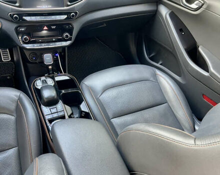 Белый Хендай Ioniq, объемом двигателя 0 л и пробегом 87 тыс. км за 17000 $, фото 38 на Automoto.ua