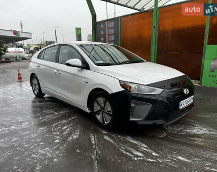 Белый Хендай Ioniq, объемом двигателя 1.6 л и пробегом 149 тыс. км за 12500 $, фото 17 на Automoto.ua