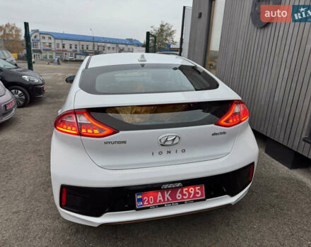 Белый Хендай Ioniq, объемом двигателя 0 л и пробегом 156 тыс. км за 11600 $, фото 8 на Automoto.ua