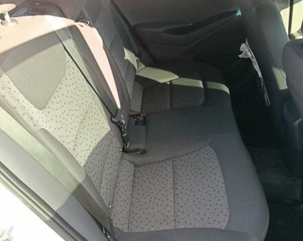 Белый Хендай Ioniq, объемом двигателя 0 л и пробегом 119 тыс. км за 12700 $, фото 14 на Automoto.ua