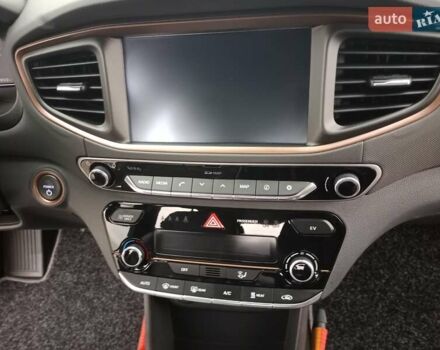 Белый Хендай Ioniq, объемом двигателя 0 л и пробегом 118 тыс. км за 11850 $, фото 41 на Automoto.ua