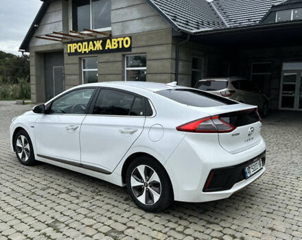 Белый Хендай Ioniq, объемом двигателя 0 л и пробегом 160 тыс. км за 11850 $, фото 10 на Automoto.ua