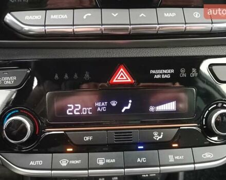 Белый Хендай Ioniq, объемом двигателя 0 л и пробегом 118 тыс. км за 11850 $, фото 61 на Automoto.ua