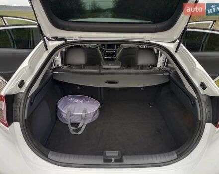 Белый Хендай Ioniq, объемом двигателя 0 л и пробегом 118 тыс. км за 11850 $, фото 35 на Automoto.ua