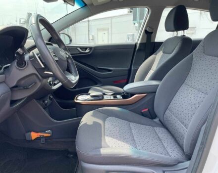 Белый Хендай Ioniq, объемом двигателя 0 л и пробегом 158 тыс. км за 12700 $, фото 6 на Automoto.ua