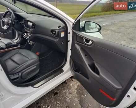 Белый Хендай Ioniq, объемом двигателя 0 л и пробегом 118 тыс. км за 11850 $, фото 27 на Automoto.ua