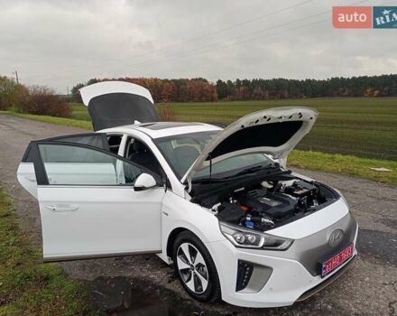 Белый Хендай Ioniq, объемом двигателя 0 л и пробегом 118 тыс. км за 11850 $, фото 52 на Automoto.ua