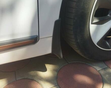 Белый Хендай Ioniq, объемом двигателя 0 л и пробегом 140 тыс. км за 13700 $, фото 4 на Automoto.ua