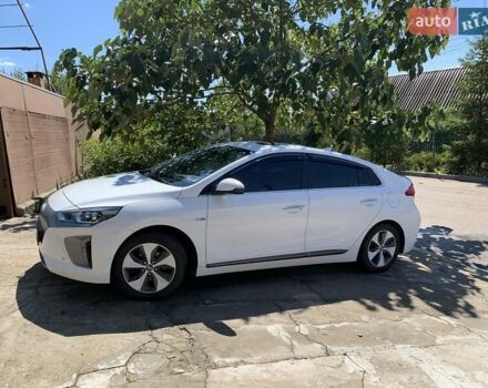 Білий Хендай Ioniq, об'ємом двигуна 0 л та пробігом 106 тис. км за 15500 $, фото 1 на Automoto.ua