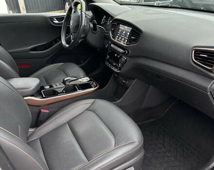 Белый Хендай Ioniq, объемом двигателя 0 л и пробегом 84 тыс. км за 12990 $, фото 36 на Automoto.ua