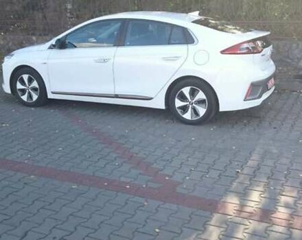 Белый Хендай Ioniq, объемом двигателя 0 л и пробегом 147 тыс. км за 13900 $, фото 8 на Automoto.ua