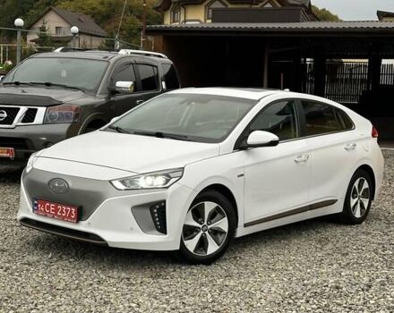 Белый Хендай Ioniq, объемом двигателя 0 л и пробегом 84 тыс. км за 12990 $, фото 1 на Automoto.ua