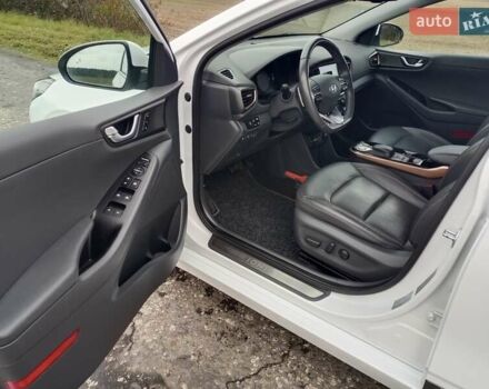 Белый Хендай Ioniq, объемом двигателя 0 л и пробегом 118 тыс. км за 11850 $, фото 17 на Automoto.ua