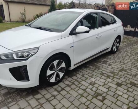 Белый Хендай Ioniq, объемом двигателя 0 л и пробегом 124 тыс. км за 13500 $, фото 1 на Automoto.ua