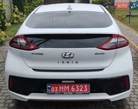 Белый Хендай Ioniq, объемом двигателя 0 л и пробегом 124 тыс. км за 13500 $, фото 3 на Automoto.ua