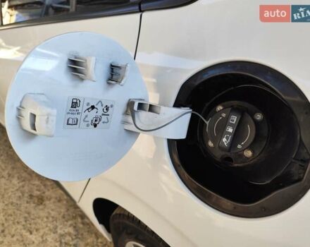 Білий Хендай Ioniq, об'ємом двигуна 1.58 л та пробігом 208 тис. км за 15100 $, фото 15 на Automoto.ua