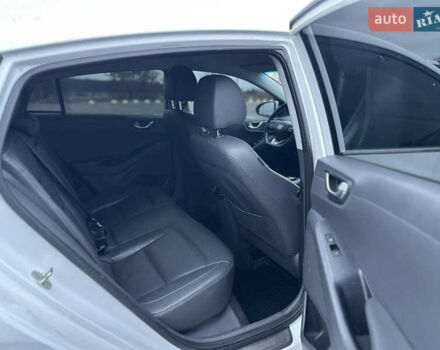 Белый Хендай Ioniq, объемом двигателя 0 л и пробегом 155 тыс. км за 11450 $, фото 17 на Automoto.ua