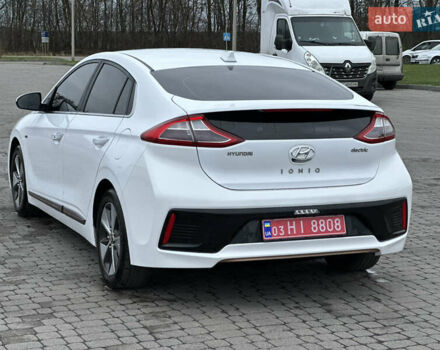 Белый Хендай Ioniq, объемом двигателя 0 л и пробегом 155 тыс. км за 11450 $, фото 4 на Automoto.ua