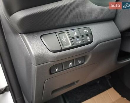 Белый Хендай Ioniq, объемом двигателя 0 л и пробегом 118 тыс. км за 11850 $, фото 59 на Automoto.ua