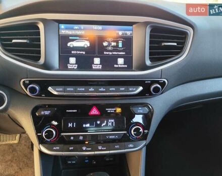 Білий Хендай Ioniq, об'ємом двигуна 1.58 л та пробігом 208 тис. км за 15100 $, фото 26 на Automoto.ua